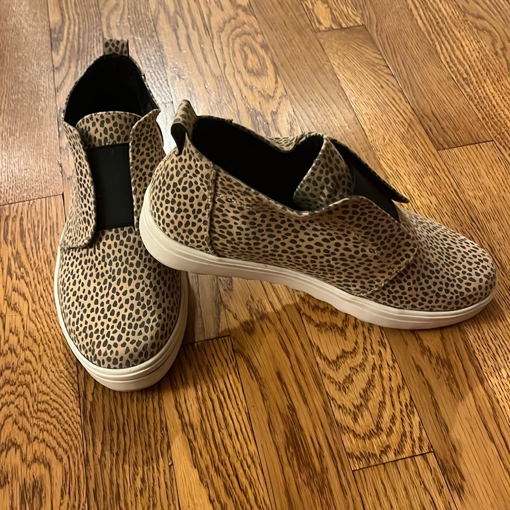 Universal Thread Leopard Print Elastic Boots size 8.5